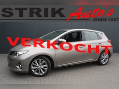 Toyota Auris - 1.8 Hybrid Executive - CAMERA - NAVIGATIE - PDC VOOR + ACHTER