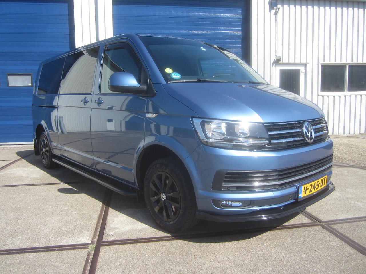 Volkswagen Transporter - 2.0 TDI L2H1 DC Highline Dubbele Cabine, 160 PK - AutoWereld.nl