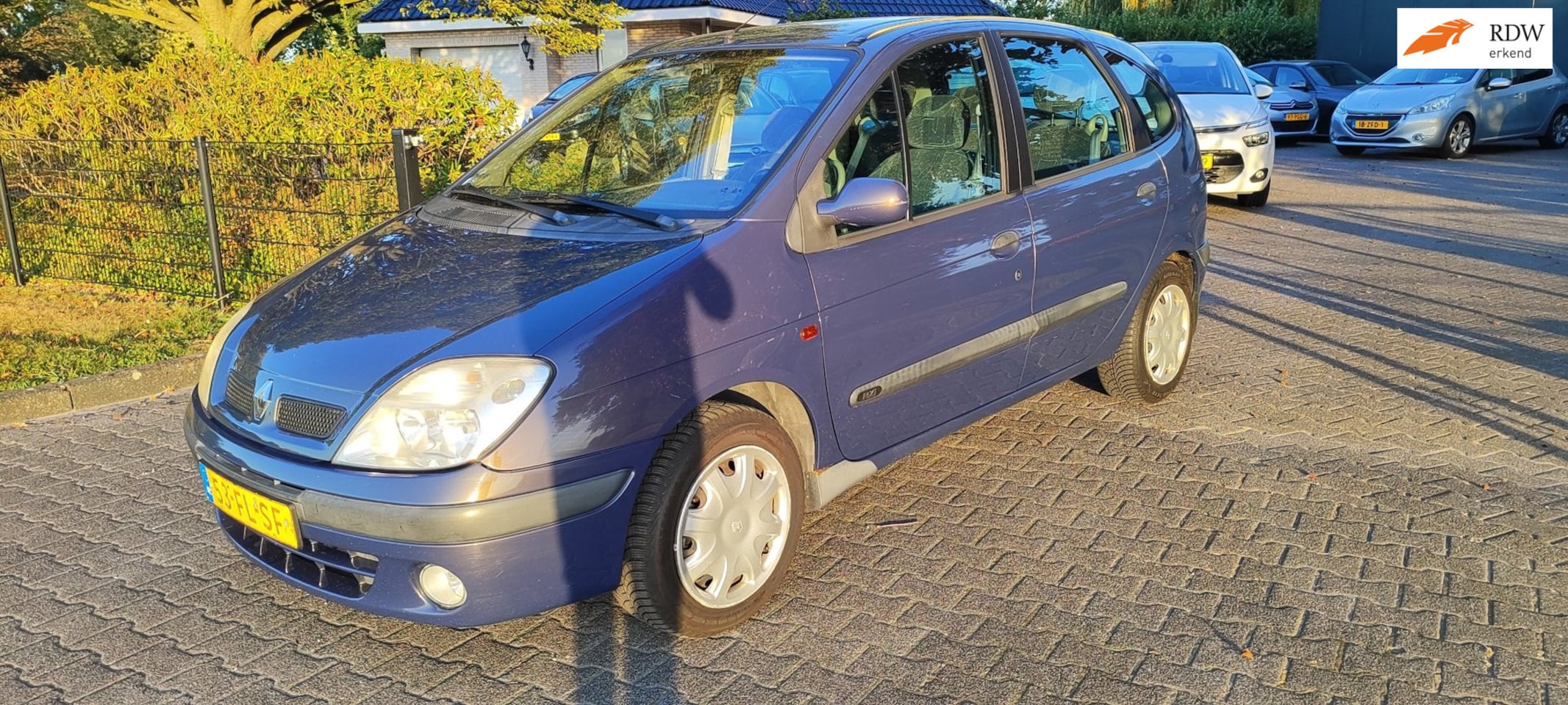 Renault Scénic - 2.0-16V RXI bj 2000 clima trekhaak - AutoWereld.nl