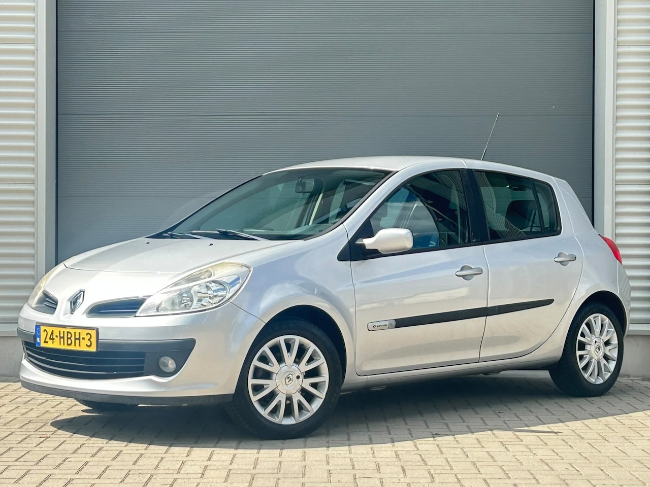 Renault Clio - 1.2 TCE Special Rip Curl | Airco | Cruise | Lm velgen | NL auto | Goed onderhouden | - AutoWereld.nl