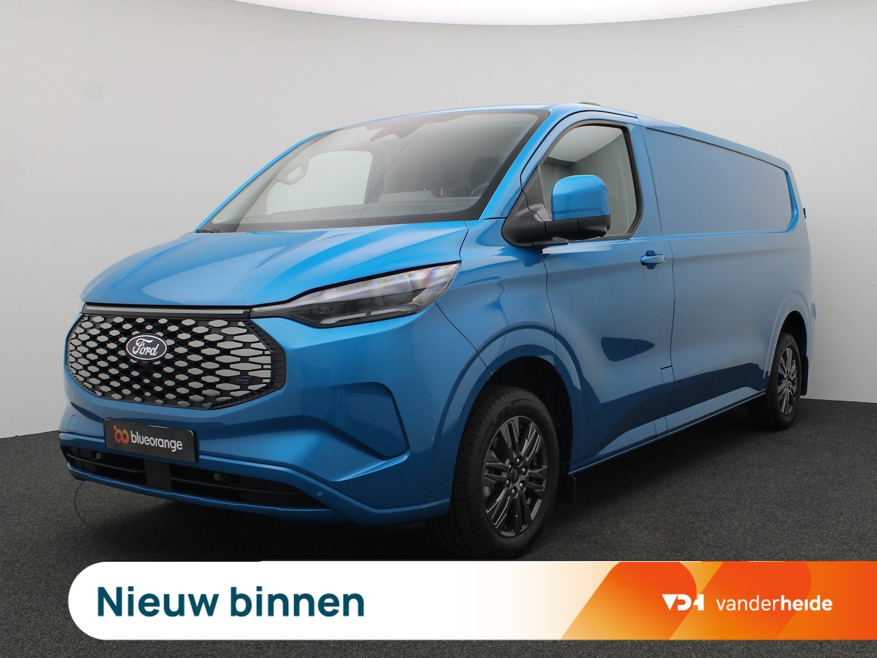 Ford E-Transit Cust. - 320 L2H1 Limited 65 kWh 218PK Aut. 360gr. camera, Keyless, 17" LM Velgen, B&O Audio, Adapt - AutoWereld.nl