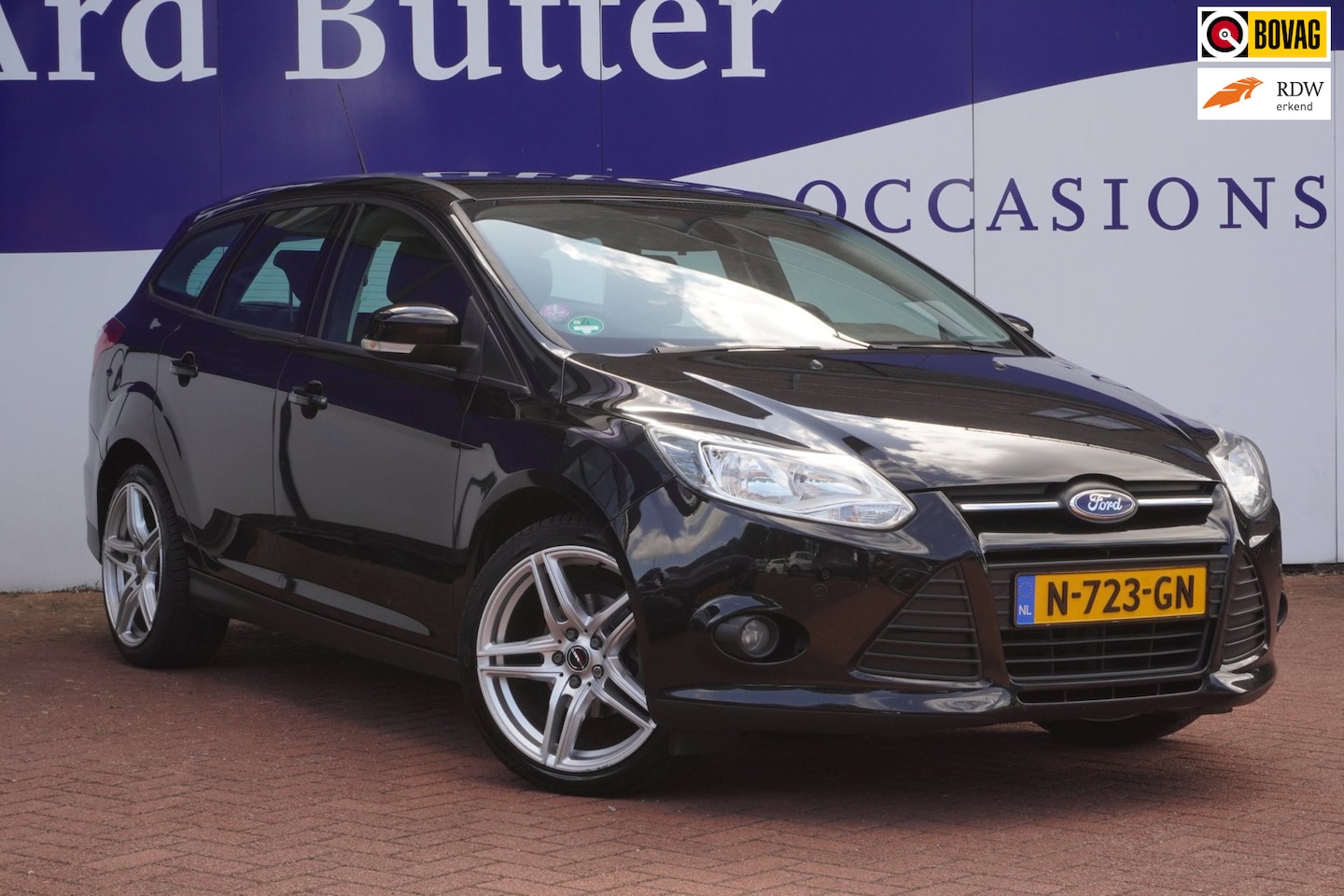 Ford Focus Wagon - 1.0 EcoBoost Titanium+airco+Elek-Pakket+18"Lmv+Parkeer-Hulp+stoel-verw = TOP ONDERHOUDEN ! - AutoWereld.nl