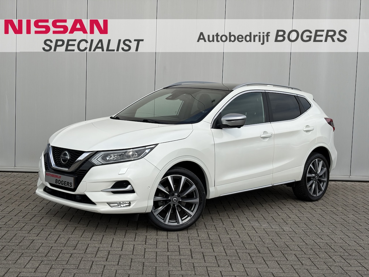 Nissan Qashqai - 1.3 DIG-T DCT A/T Tekna Plus Dynamic Pack Trekhaak, Bose, Lederen bekleding, Panodak - AutoWereld.nl