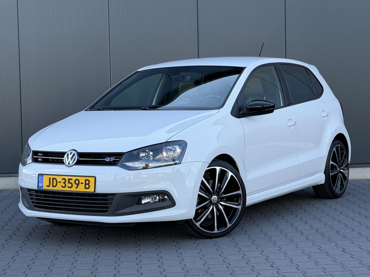 Volkswagen Polo - 1.4 TSI GT 150PK DSG - Navi - DAB+ - CarPlay - Zeer Nette Auto - Dealer Onderhouden - AutoWereld.nl
