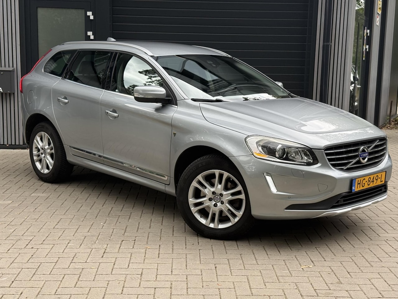 Volvo XC60 - 2.0 T5 FWD Summum 2.0 T5 FWD Summum - AutoWereld.nl