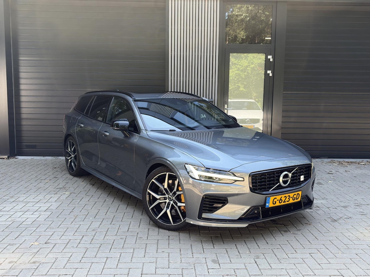 Volvo V60 - 2.0 T8 Twin Engine AWD Polestar Engineered 2.0 T8 Twin Engine AWD Polestar Engineered - AutoWereld.nl