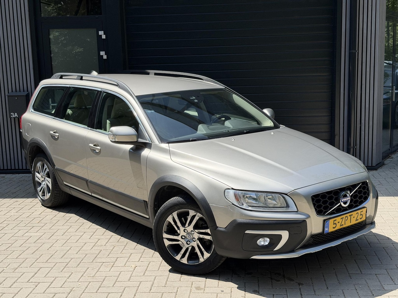 Volvo XC70 - 2.0 T5 FWD Nordic 2.0 T5 FWD Nordic+ - AutoWereld.nl