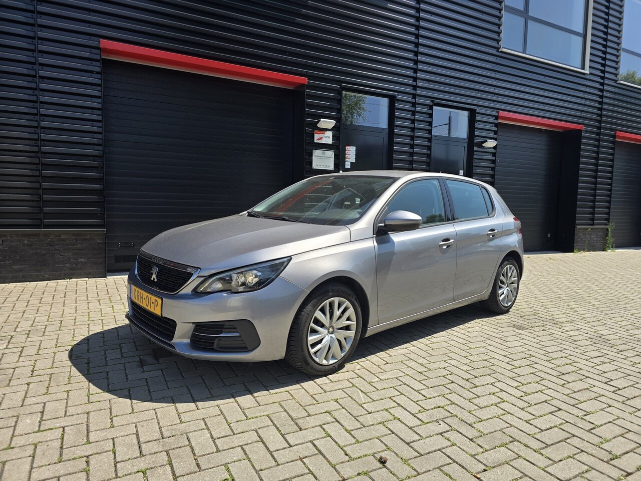 Peugeot 308 - 1.5 BlueHDi Blue Lease | NAVIGATIE | PDC | LED | STUUR KNOPJES | ELEC. PAKKET - AutoWereld.nl