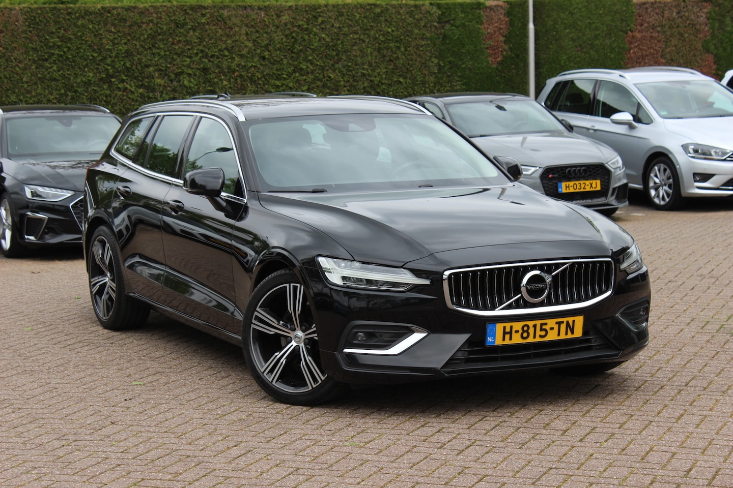 Volvo V60 - 2.0 D4 Inscription / Trekhaak / Camera / Leder / Standverwarming / 19'' / Navigatie / Harm - AutoWereld.nl