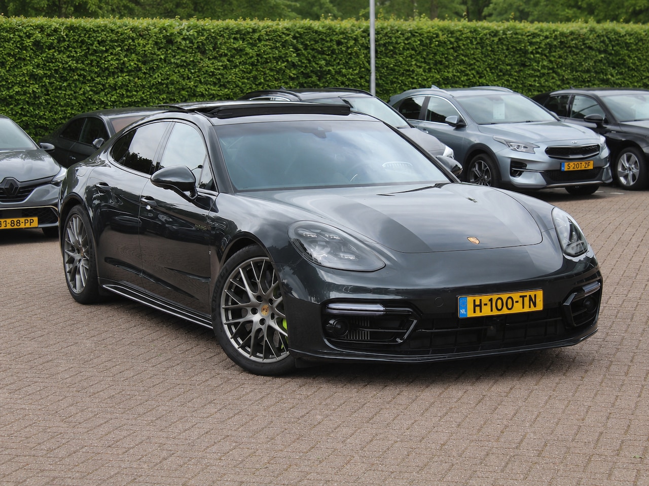 Porsche Panamera - 4.0 Turbo S E-Hybrid / Panoramadak / 360Camera / Achterasbesturing / Nachtzicht / Softclos - AutoWereld.nl
