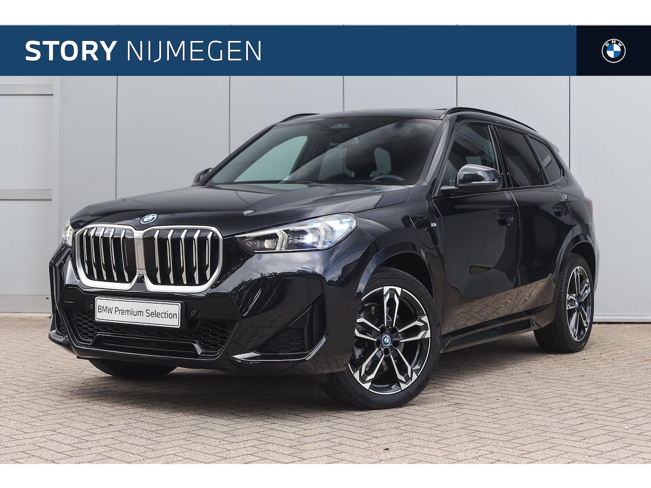 BMW X1 - xDrive30e M Sport Automaat / Panoramadak / Sportstoelen / Adaptieve LED / Head-Up / Comfor - AutoWereld.nl