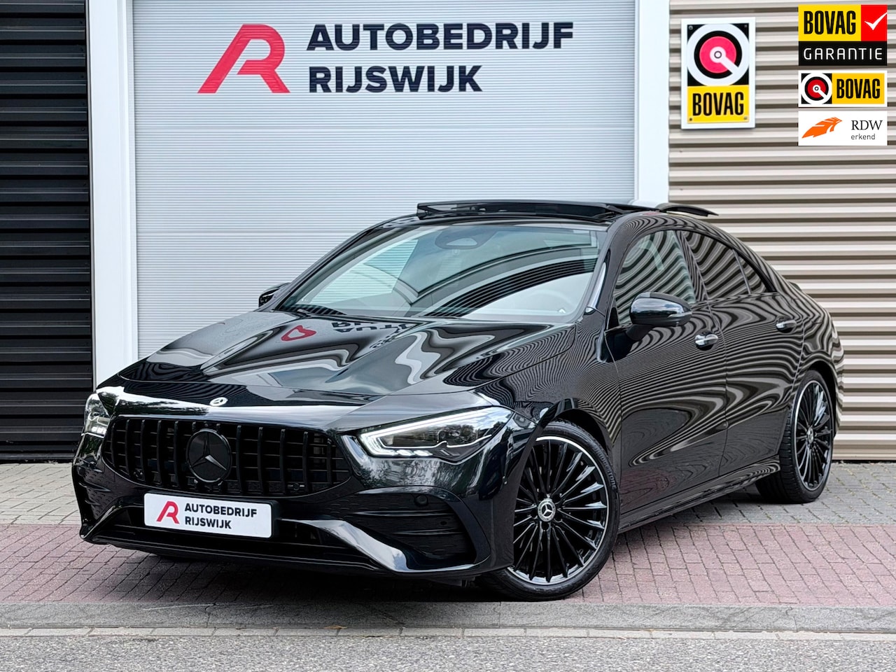 Mercedes-Benz CLA-Klasse - 180 Edition AMG 45s Pano/360/Burmester - AutoWereld.nl