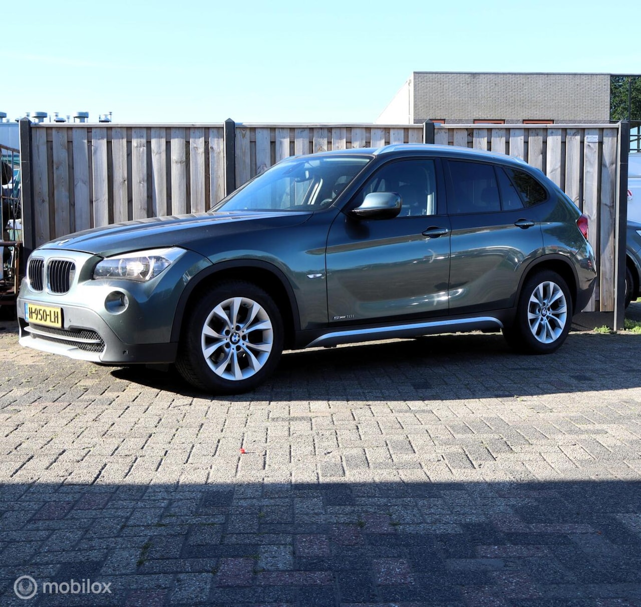 BMW X1 - sDrive18i Executive sDrive18i Executive/ nieuwe apk - AutoWereld.nl