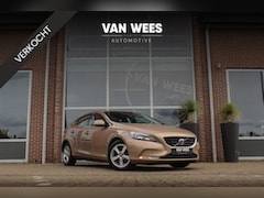 Volvo V40 - 1.6 T3 Momentum | 2e eigenaar | Sportstuur | Stoelverwarming | Climate control | Navigatie
