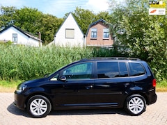 Volkswagen Touran - 1.2 TSI 105pk 7-Persoons Clima Navi Trekhaak 1300kg