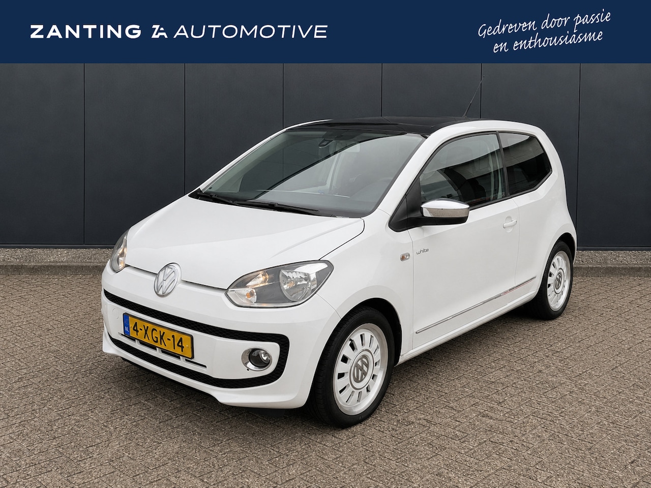 Volkswagen Up! - 1.0 high up! BlueMotion | Pano-dak | Stoelverwarming | Park. Sensoren | Orig. NL | NAP | H - AutoWereld.nl