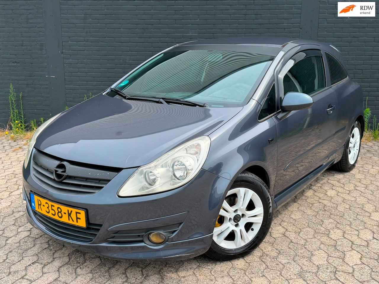 Opel Corsa - 1.2-16V Essentia 1.2-16V Essentia, NAVI, AIRCO, CRUISE, APK - AutoWereld.nl