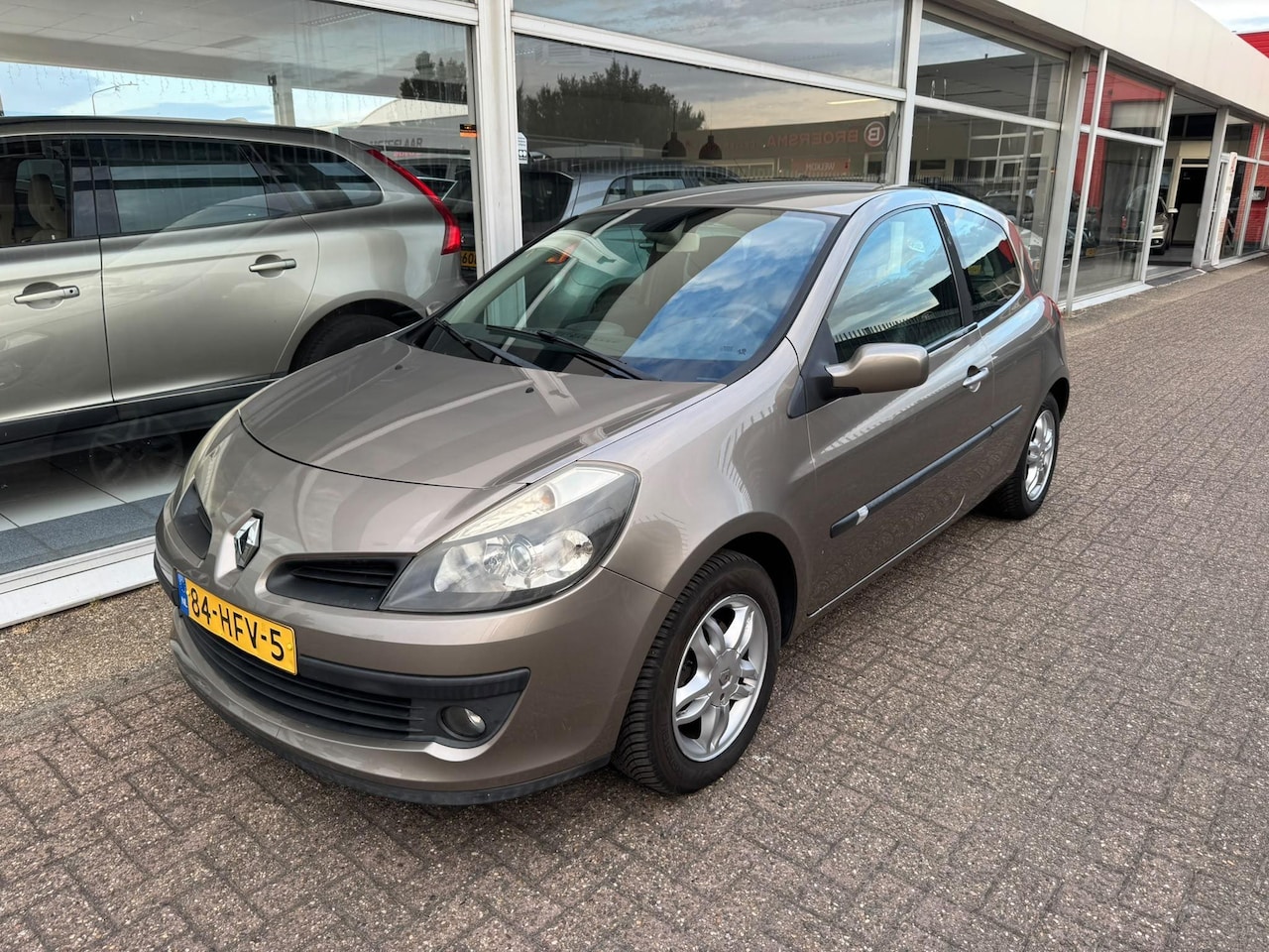 Renault Clio - 1.6-16V Dynamique S | Automaat | Elektrische ramen | Airco | Voorzien van trekhaak | Deale - AutoWereld.nl