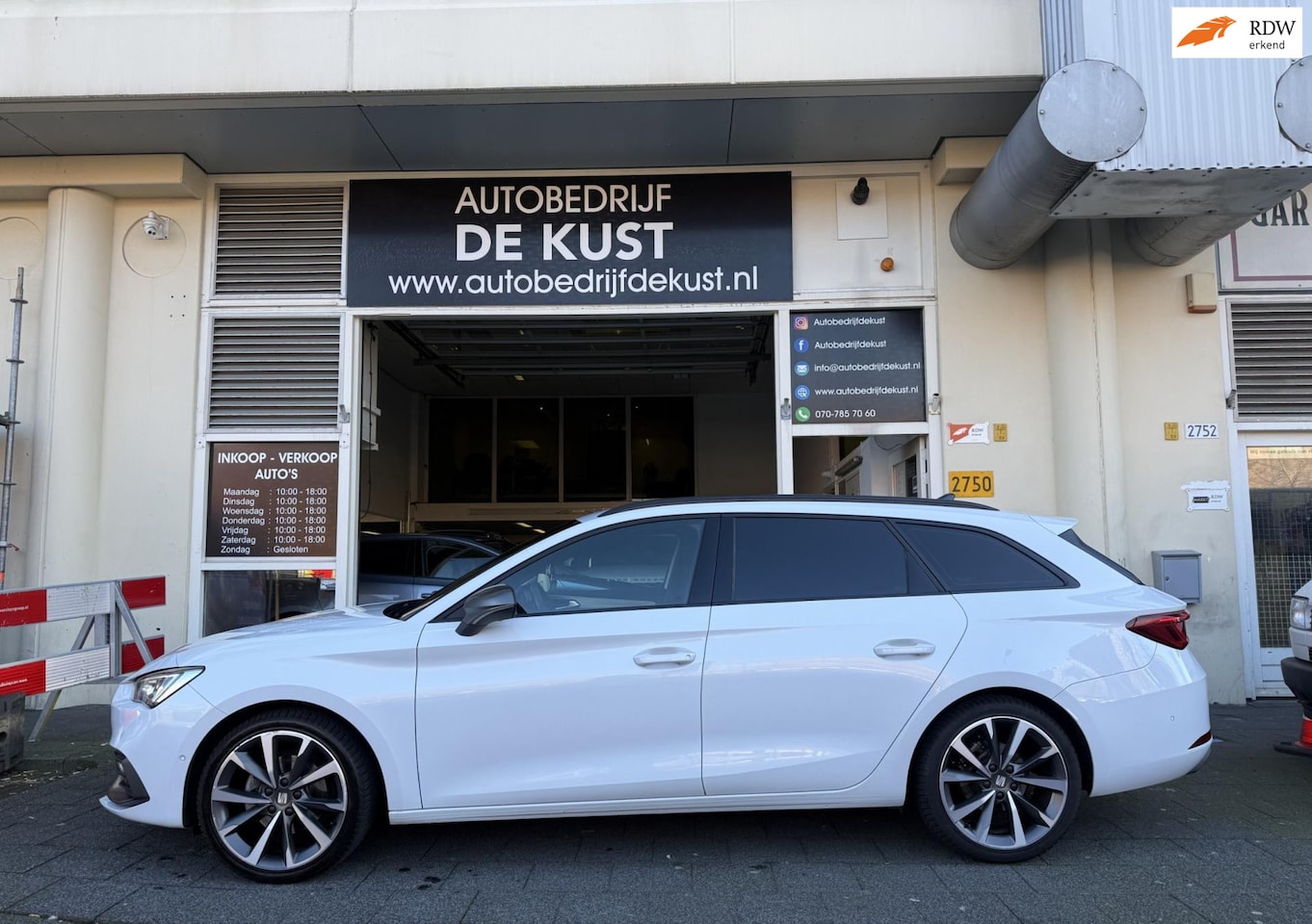 SEAT Leon Sportstourer - 1.0 eTSI AUT 2021 FR - AutoWereld.nl