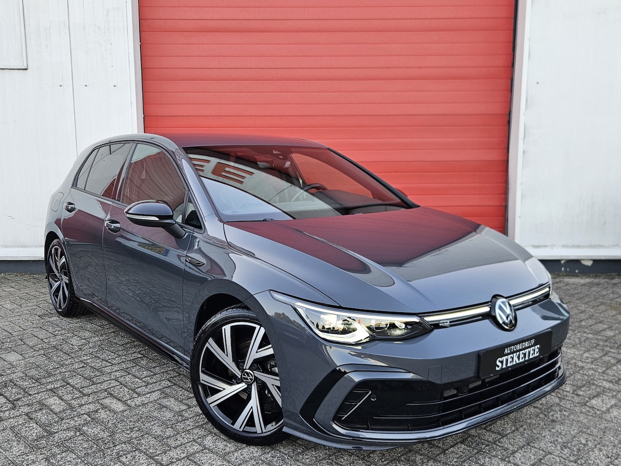 Volkswagen Golf - 1.5 eTSI R-Line Business | ACC | Stuur/Stoel verw. | Rijklaar inclusief 1 jaar BOVAG garan - AutoWereld.nl