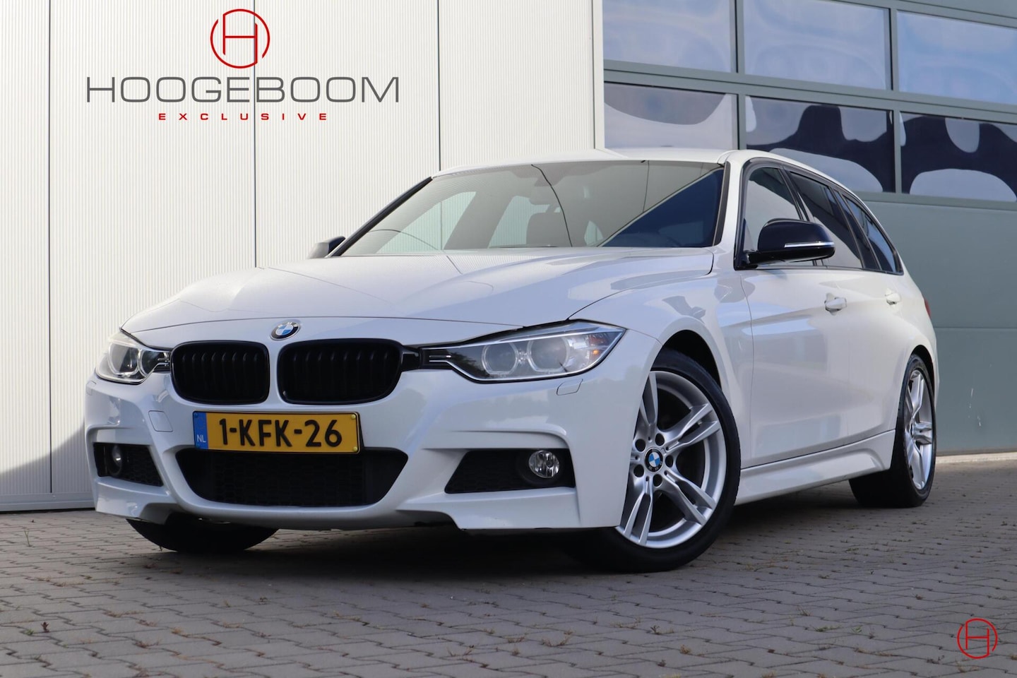 BMW 3-serie Touring - 320i M-Sport / Dealer onderhouden / Leder / Stoelverwarming - AutoWereld.nl