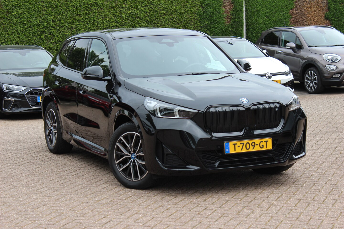 BMW iX1 - xDrive30 Launch Edition 67 kWh M Sport / SoH 94% / Trekhaak / 360Camera / Head-up / Leder - AutoWereld.nl