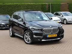 BMW X1 - sDrive20i High Executive / Panoramadak / Leder / CarPlay / Parkeerhulp V+A / 18'' / Sports
