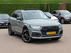Audi Q5 - 2.0 TFSI quattro Sport S Line Black Edition / Panoramadak / Camera / RS Seats / Keyless /