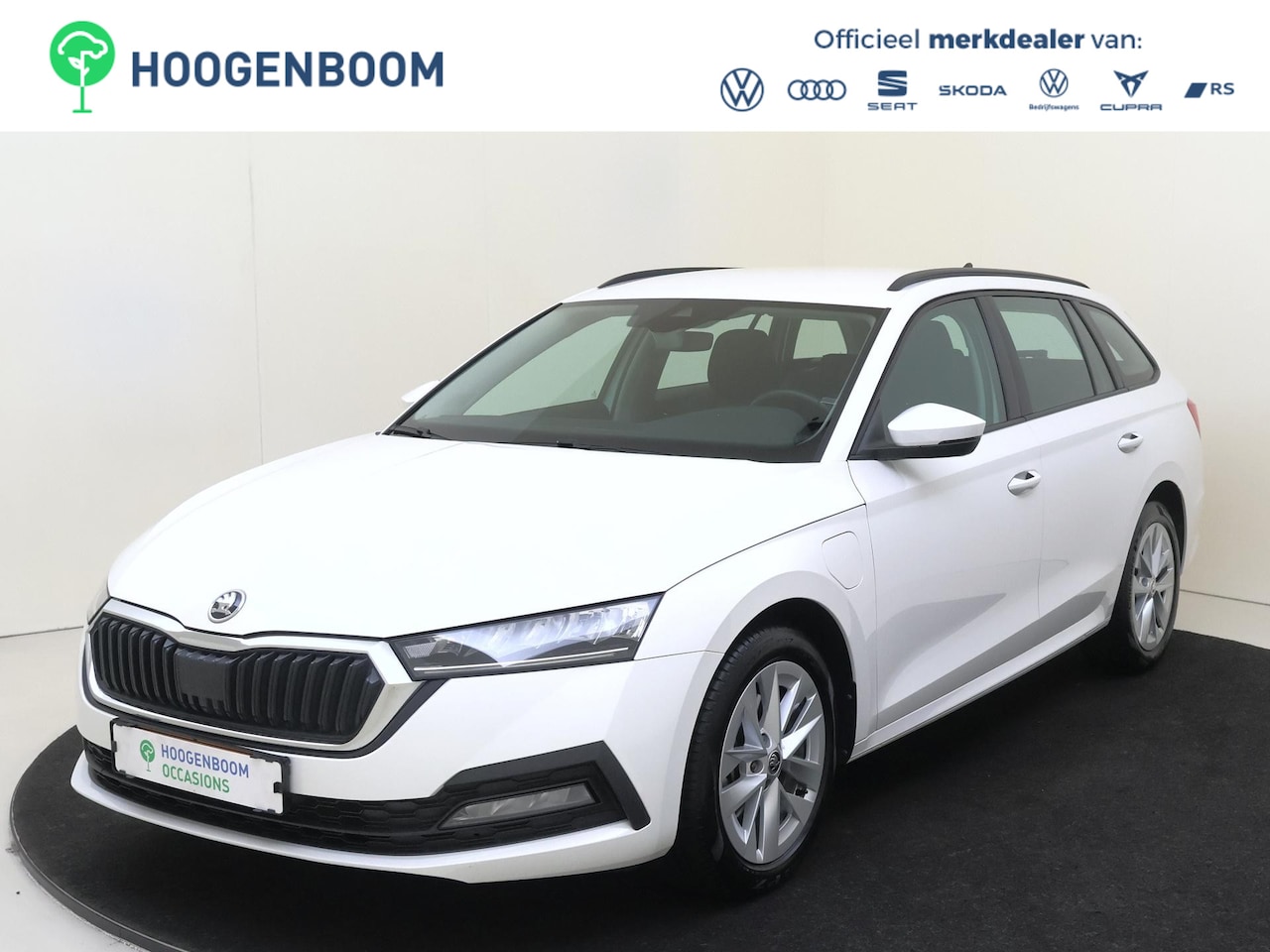 Skoda Octavia Combi - 1.4 TSI iV PHEV Business Edition | SoH 95% | Cruise control | Sfeerverlichting | Lane assi - AutoWereld.nl