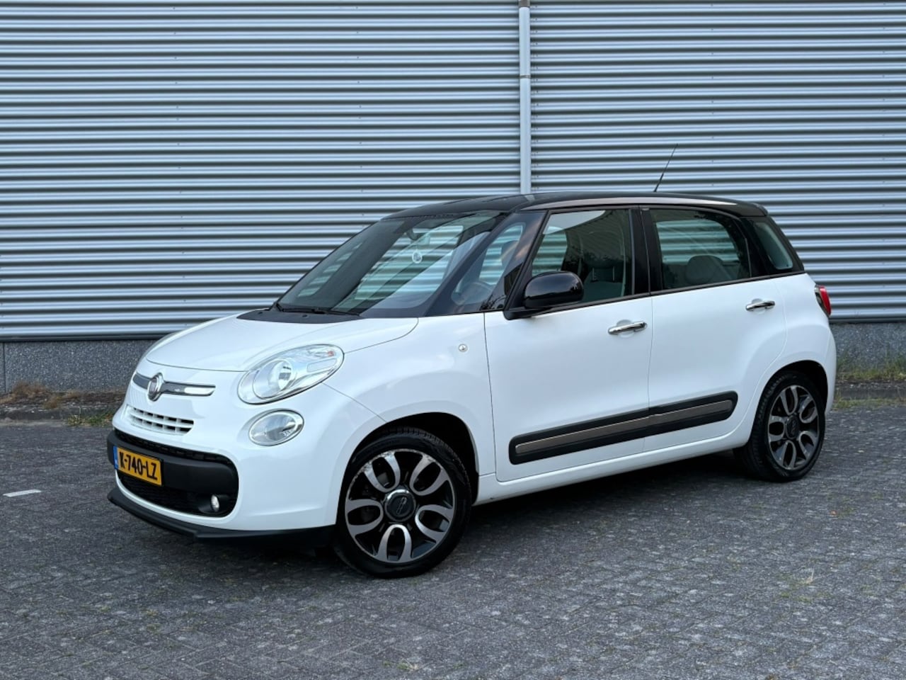 Fiat 500 L - 1.4 Lounge Airco PDC Distibutie V.V. Cruise Netjes - AutoWereld.nl