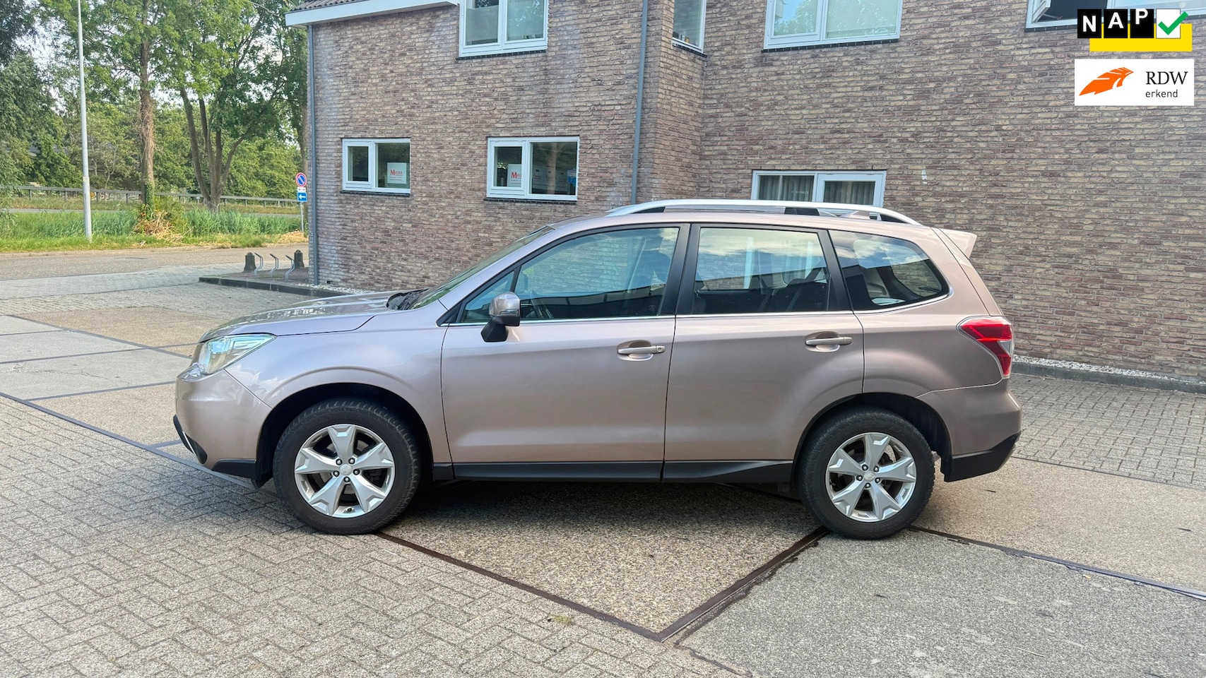 Subaru Forester - 2.0 Comfort 2.0 Comfort ((( automaat / navi / 4x4 ))) - AutoWereld.nl