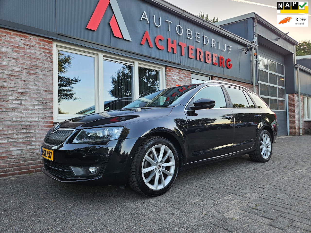 Skoda Octavia Combi - 1.2 TSI Greentech Elegance Businessline Trekhaak! Navigatie! Airco/Clima! Xenon! - AutoWereld.nl
