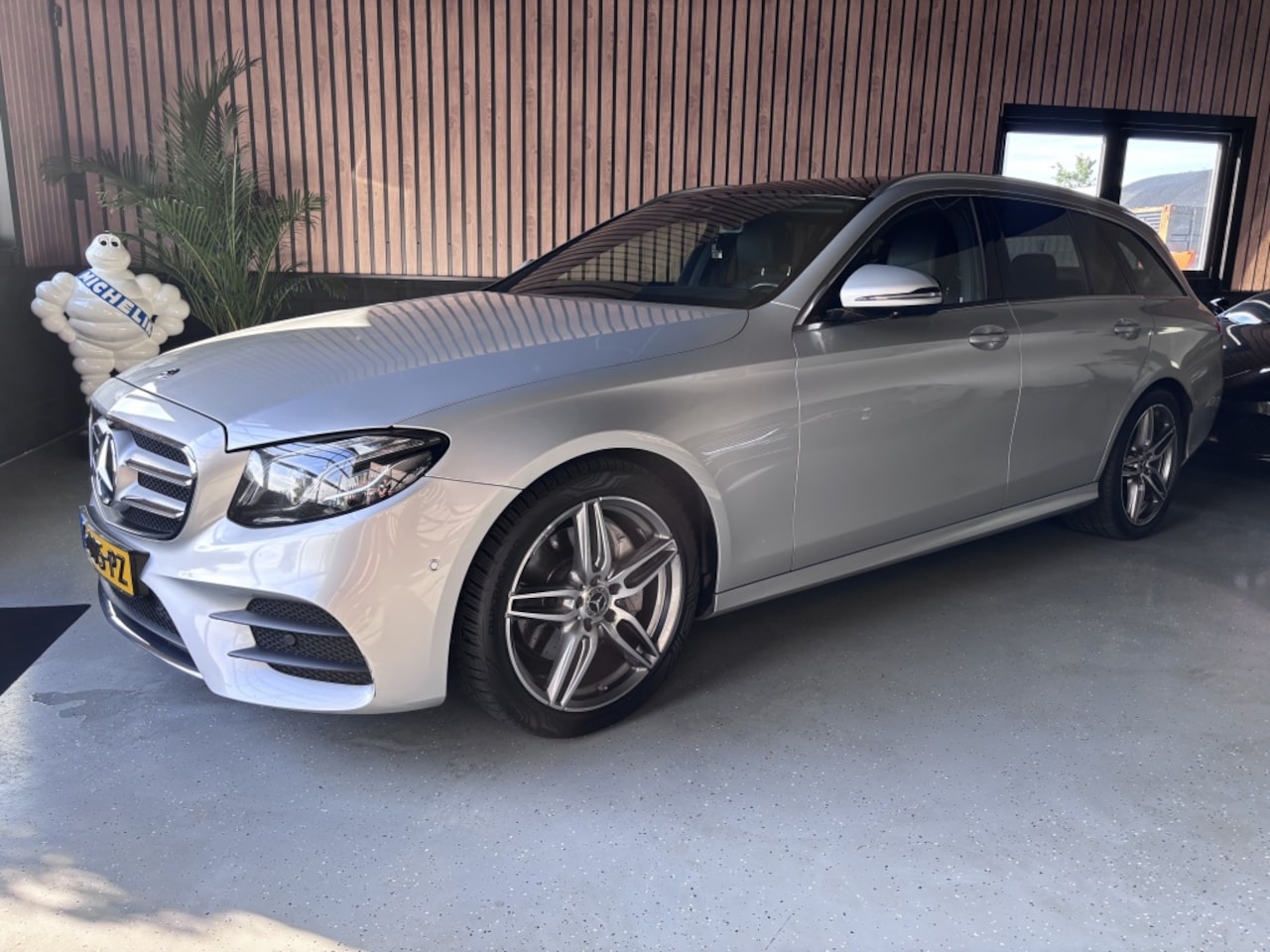 Mercedes-Benz E-klasse Estate - 200 estate 360CAMERA/TREKHAAK/AMG/LED/PANO - AutoWereld.nl