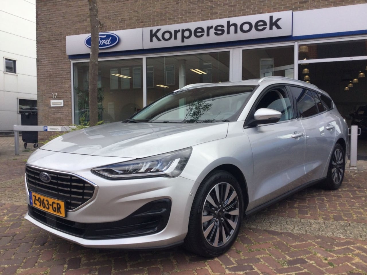 Ford Focus Wagon - 1.0 EBH Titanium X - AutoWereld.nl