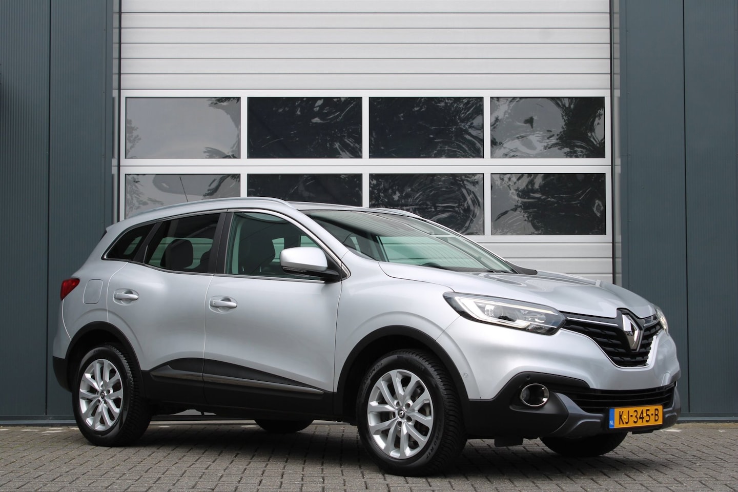 Renault Kadjar - 1.2 TCe Intens Automaat Cruise/Camera/Keyless/PDCv+a/Lane.Assist/Park.Assist/Dodehoek/Navi - AutoWereld.nl