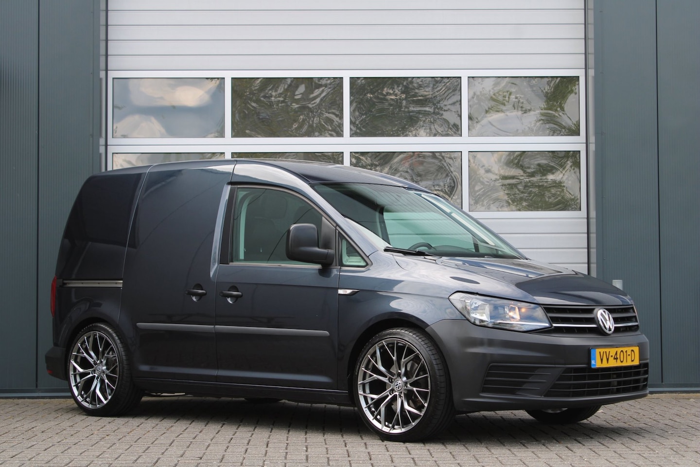 Volkswagen Caddy - 2.0 TDI L1H1 BMT Trendline Airco/Cruise/Navi/Bluetooth/Schuifdeur/Leder/19"LM/ElekRamen/CV - AutoWereld.nl