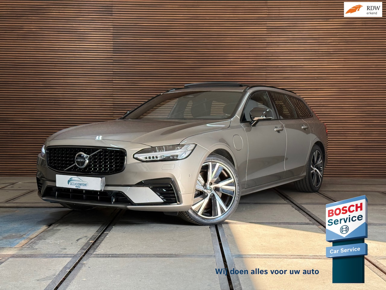 Volvo V90 - 2.0 T6 Plug-in hybrid AWD Ultimate Dark | FaceLift | Luchtvering | Xenium Pakket | Licht P - AutoWereld.nl