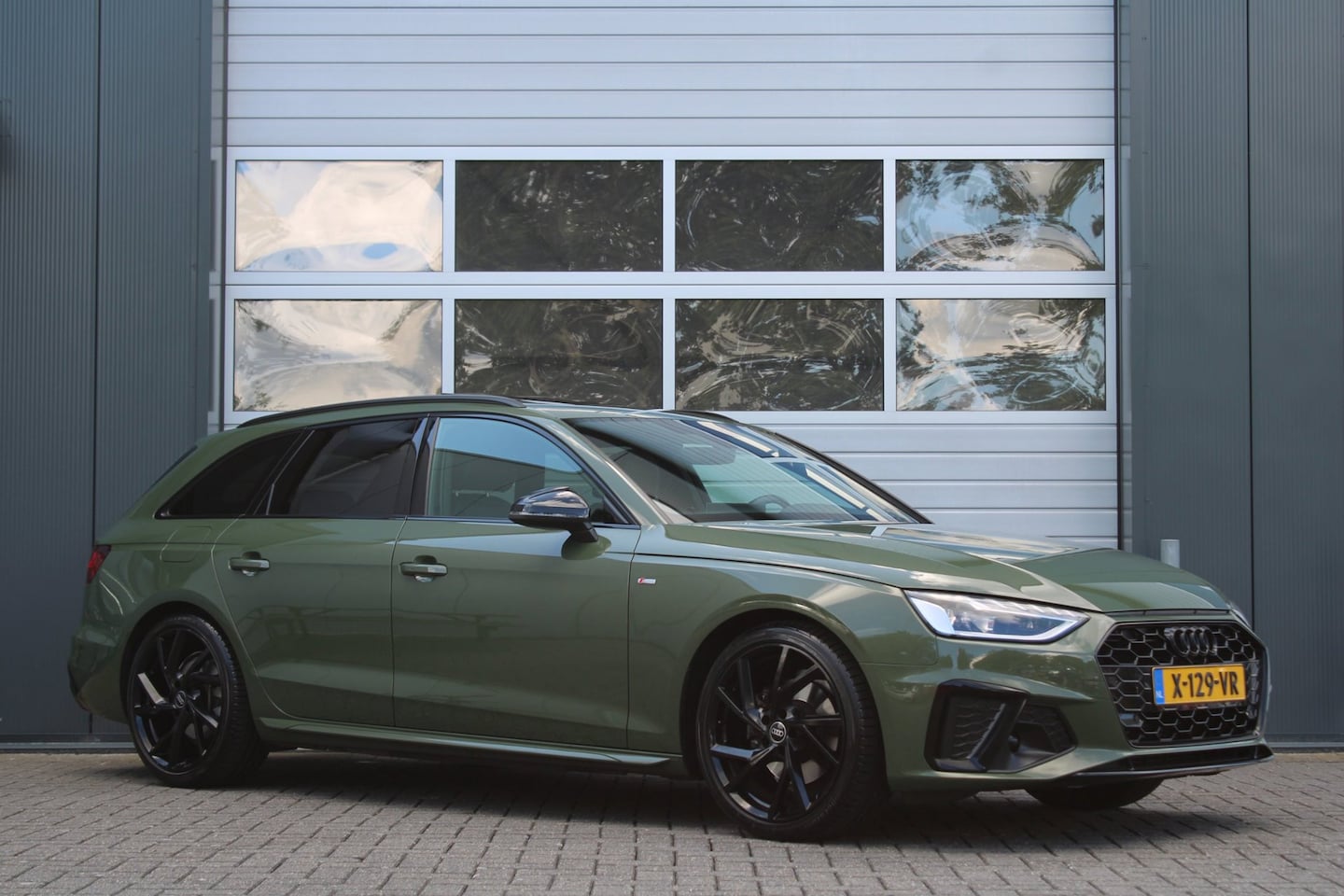 Audi A4 Avant - 35 TFSI S edition Competition 150pk ACC/Virtual/Camera/Panodak/Stoelverwarming/PDC/LED/Car - AutoWereld.nl