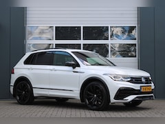 Volkswagen Tiguan - 1.5 TSI R-Line DSG ACC/Virtual/Camera/Pano/Stoel&Stuurverwarming/H&K/Keyless/PDCv+a/LED/Ca