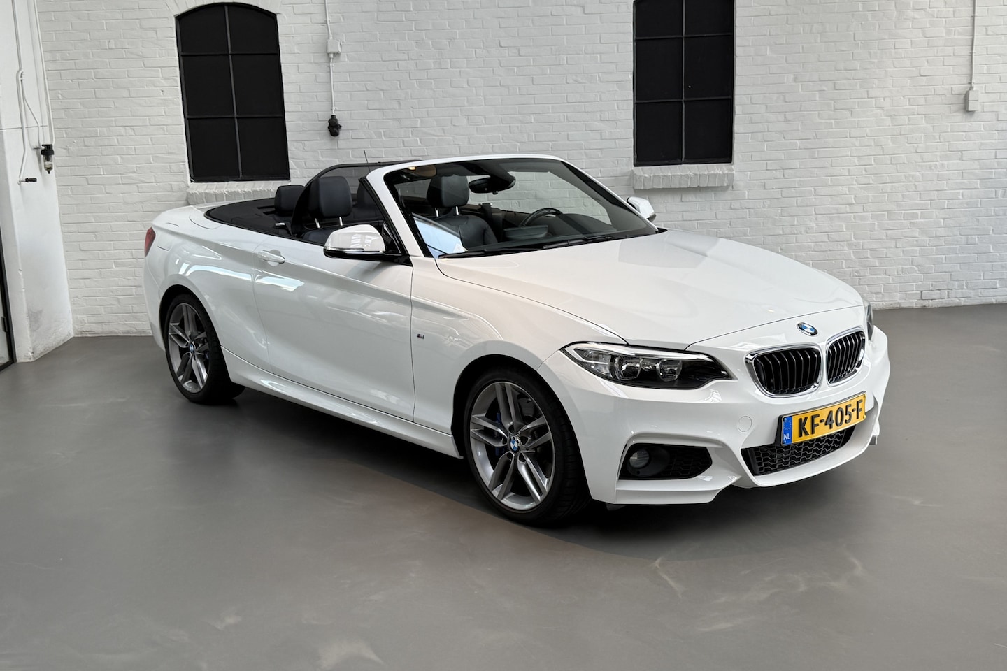 BMW 2-serie Cabrio - 220i Centennial High Executive M-Sport Org. NED. - AutoWereld.nl