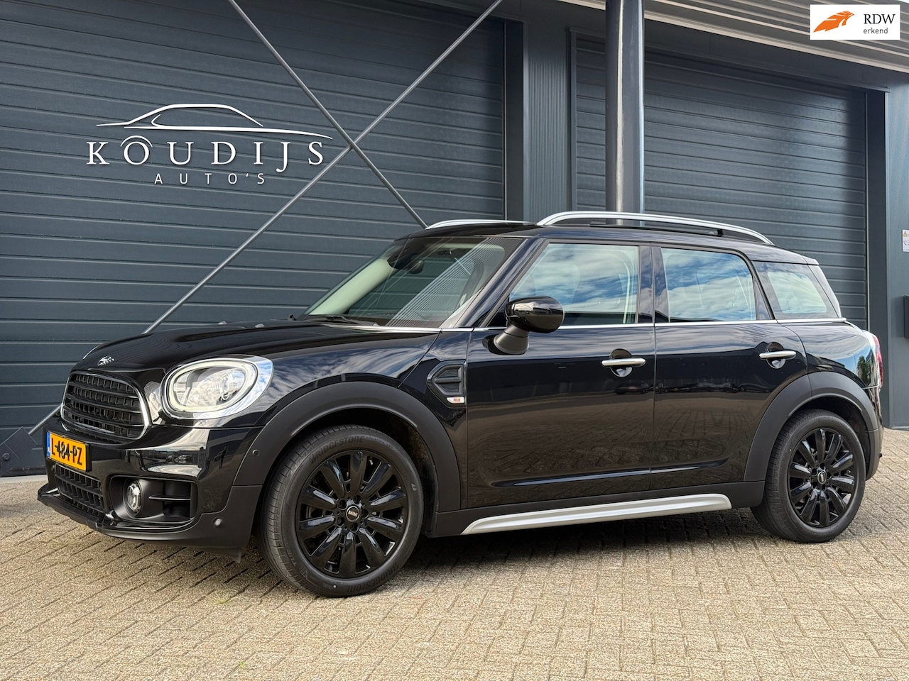 MINI Countryman - 1.5 Cooper Business, Stoelverw., Led, Afn. trekhaak, Dealer onderhouden - AutoWereld.nl