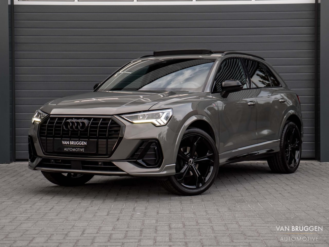 Audi Q3 - 35 TFSI S-Line Pano Camera Keyless CarPlay BTW 20" Chronos - AutoWereld.nl