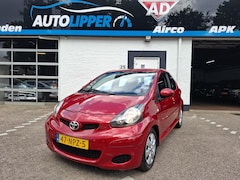 Toyota Aygo - 1.0-12V Aspiration Red /Nieuwe apk bij aflevering/AUTOMAAT/carplay/Airco/Lm velgen/5 drs