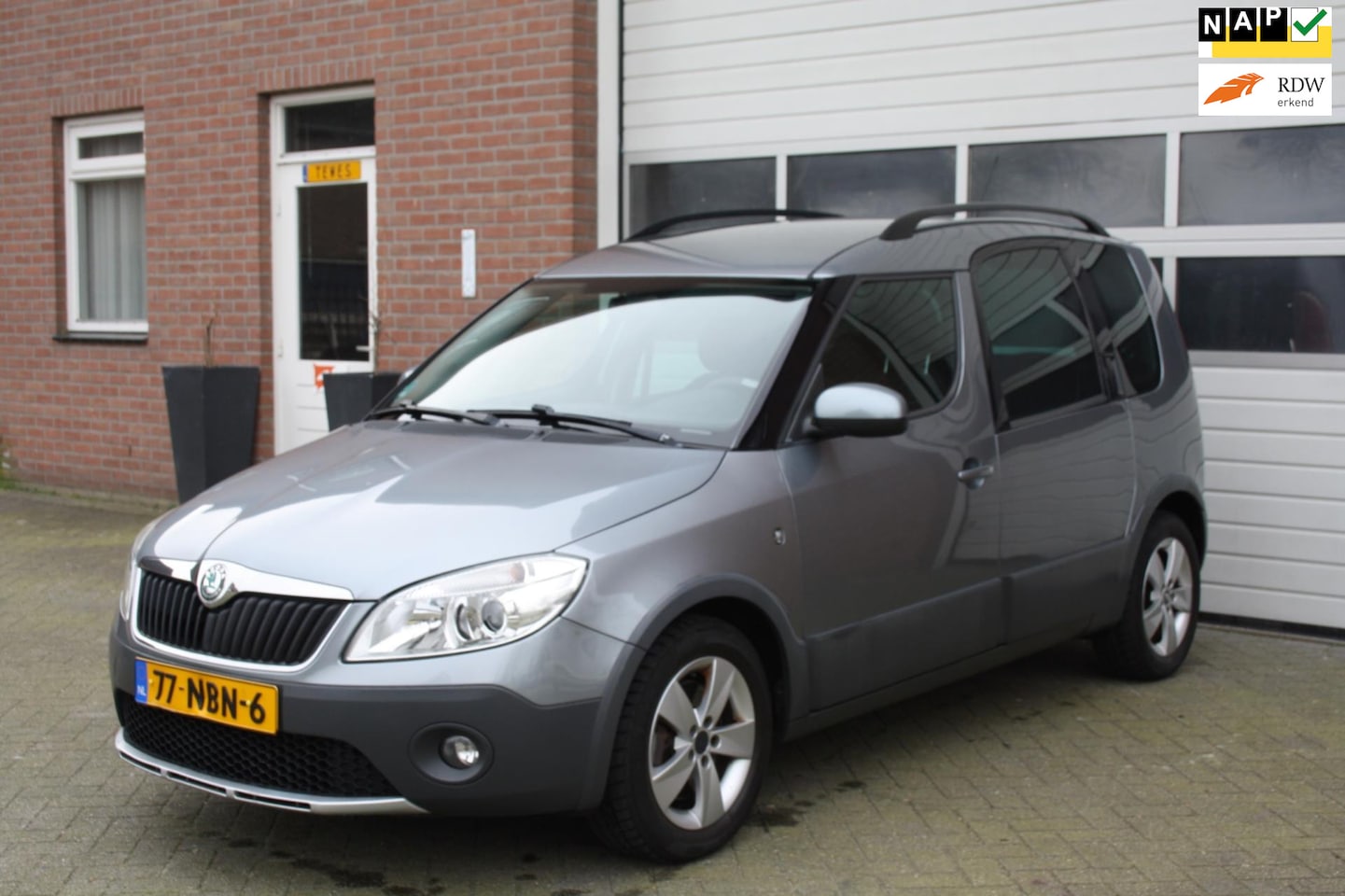 Skoda Roomster - 1.2 TSI Ambition.clima.cruise control.trekhaak. garantie nw.apk - AutoWereld.nl