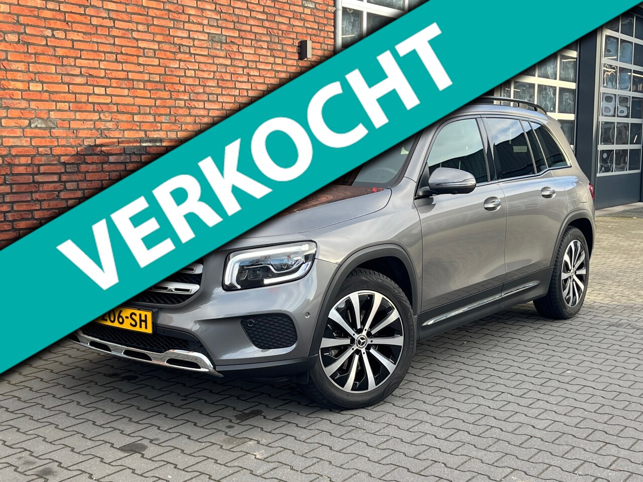 Mercedes-Benz GLB - 200 4MATIC Premium Plus 360°Camera/Adapt.Cruise/PDC/LED/DAB/Clima/Trekhaak/AppConnect - AutoWereld.nl