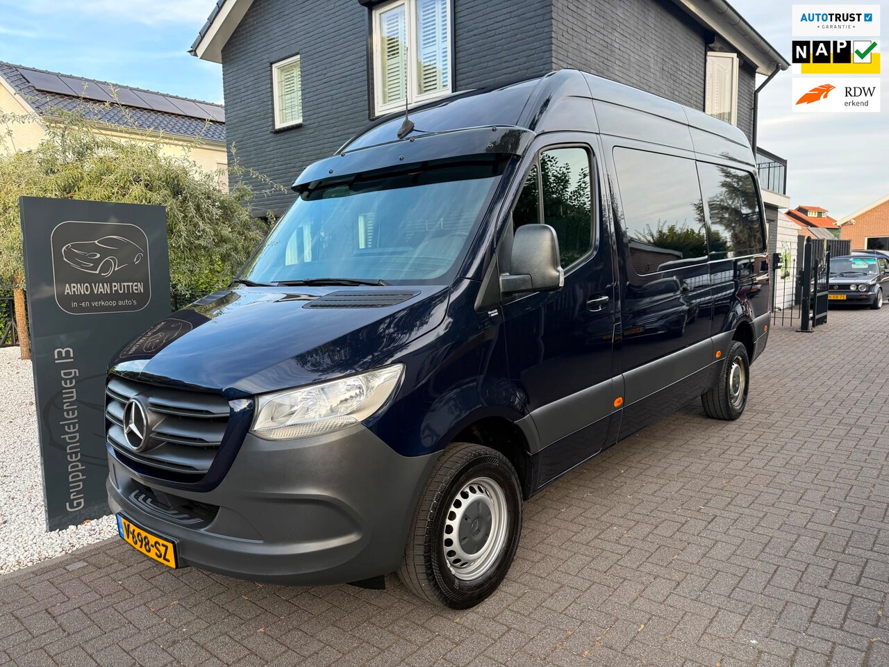 Mercedes-Benz Sprinter - 316 CDI L2H2 /5-Persoons /Camera /3500 KG Trekhaak - AutoWereld.nl