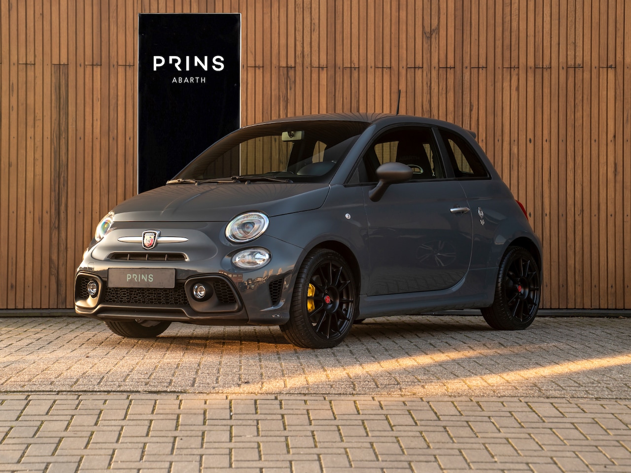 Abarth 595 - 70th Anniversary - AutoWereld.nl