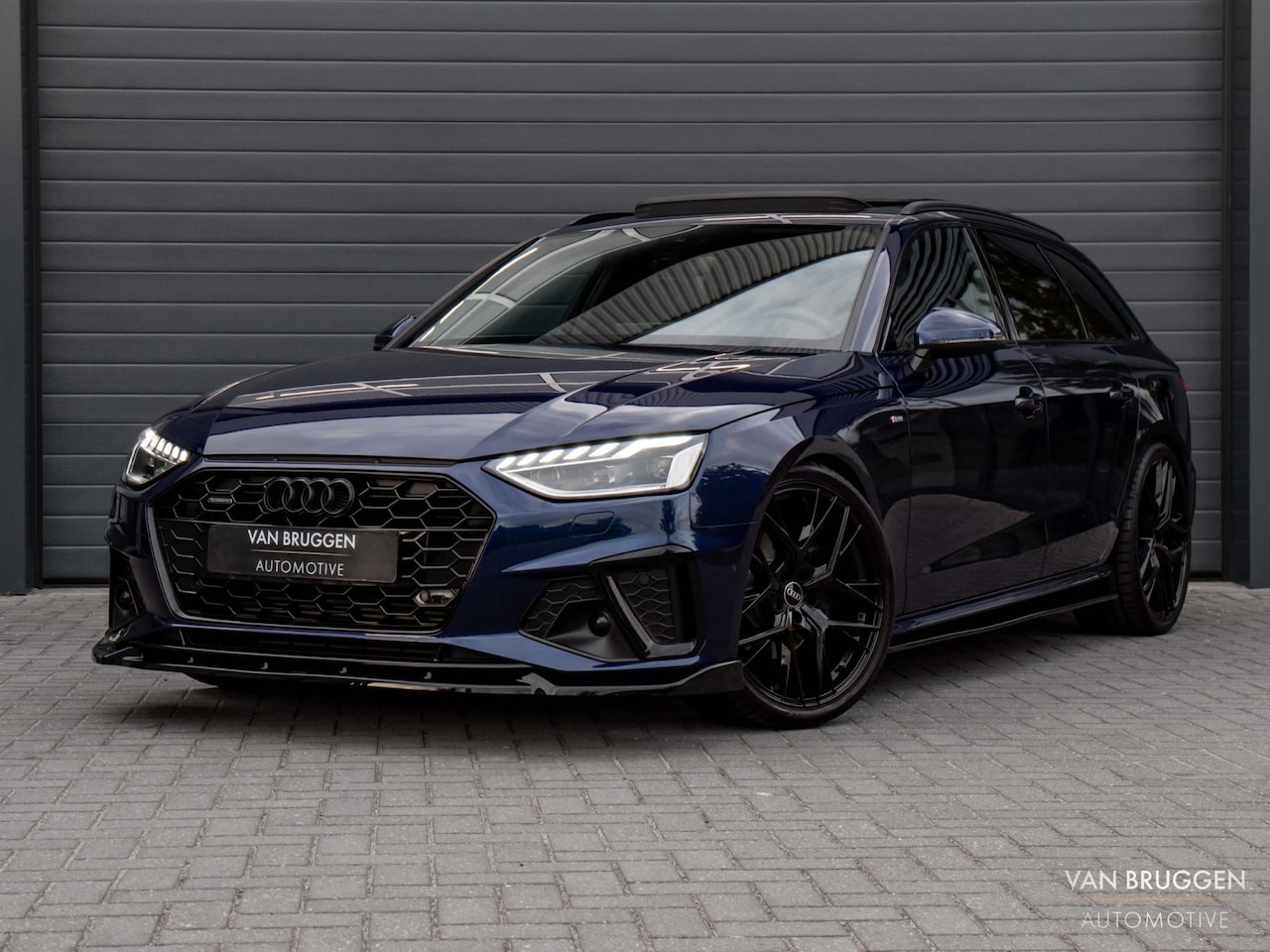 Audi A4 Avant - 40 TFSI S-Line Pano RS-Stoelen Massage 20" Trekhaak Standkachel Head-up - AutoWereld.nl