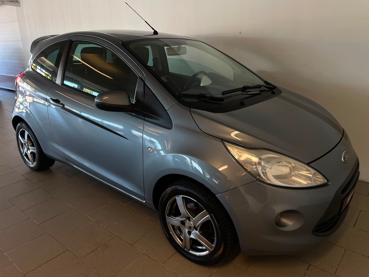 Ford Ka - 1.2 Comfort start/stop AIRCO SPOILER VELGEN ELEK RAMEN CENT VERGR NWE DISTRI NWE APK ZEER - AutoWereld.nl