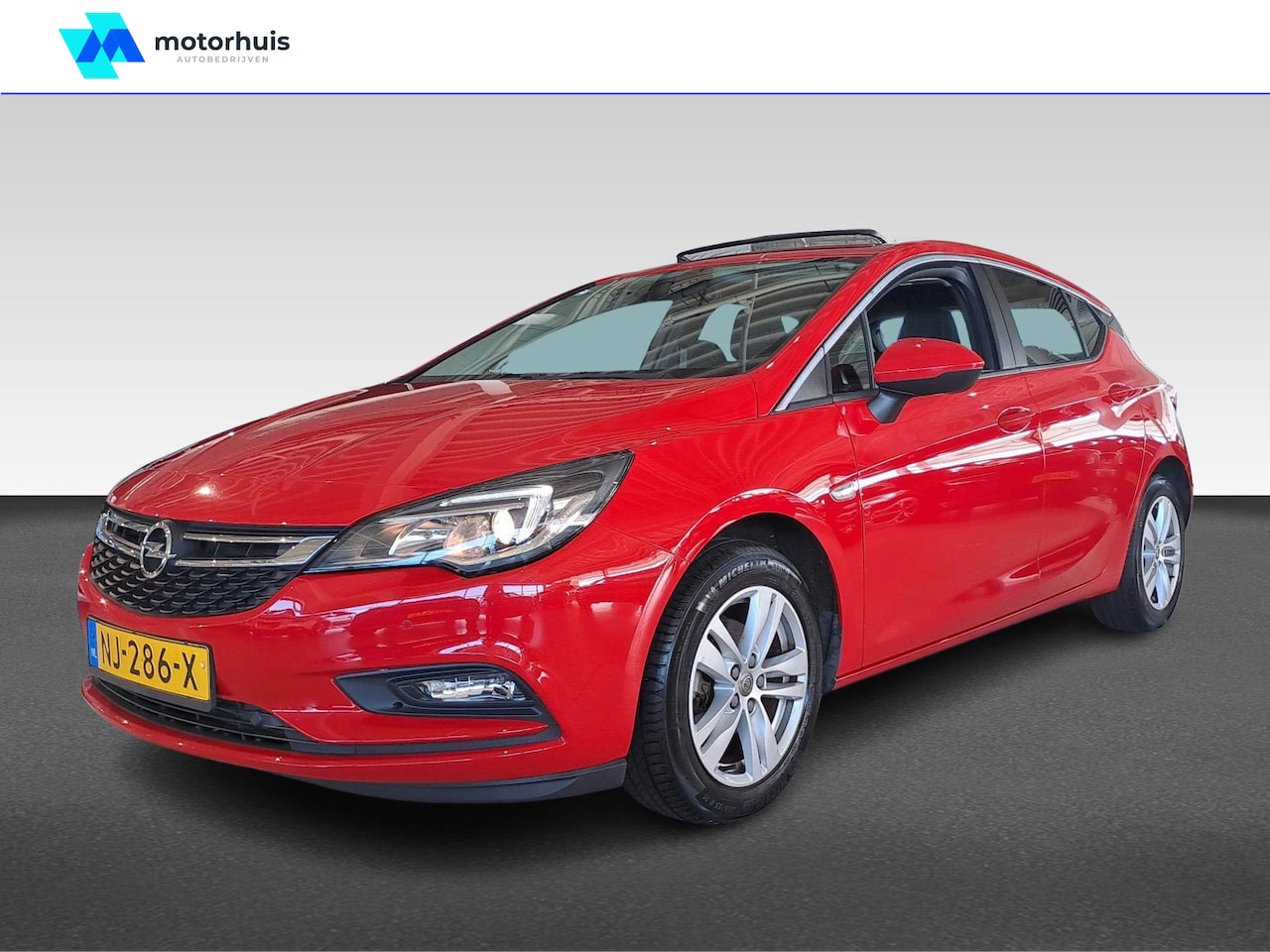 Opel Astra - 1.4 150 PK Online Edition |AGR Stoel|Schuifkantel dak|19.964 km!!| - AutoWereld.nl